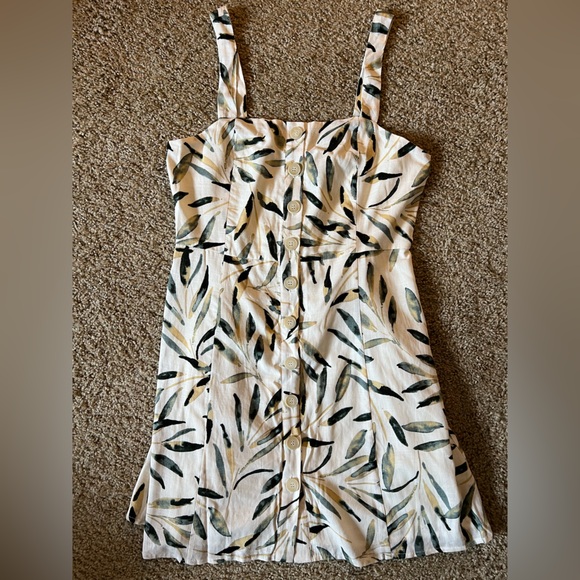 Moodie Leaf Patterned Dress - Picture 1 of 3